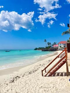 Aluna Beach Apartments - 2