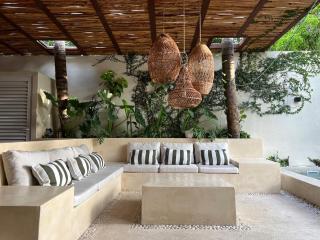 Boutique Private Villa in Hotel Zone - Pool & Outdoor Living - 5