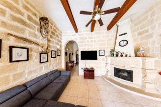 Villayana Gozitan Farmhouse with pool - Happy Rentals - 7