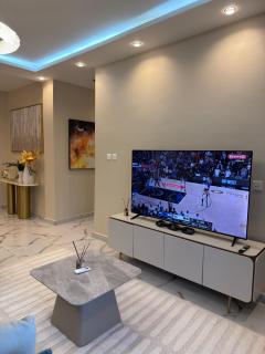 Bellagio Two Bedroom with Balcony - 7