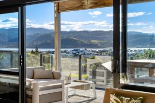 Panorama View Retreat - Bachcare Holiday Home - 3