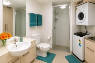 Central 1BR Apartment with Pool & Parking Townsville - 6