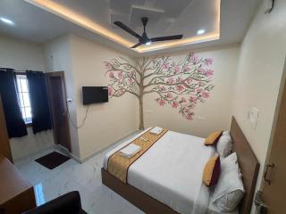 Jay & Jas Hotel - 7