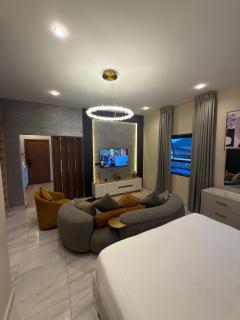 Bellagio Luxury Studio Apartment with Balcony - 0