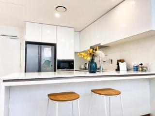 Modern 1-bdr Apt w/ free car park&fantastic pool - 1