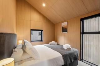 Ski Villa with Carpark 40, Stylish Alpine Base - 1