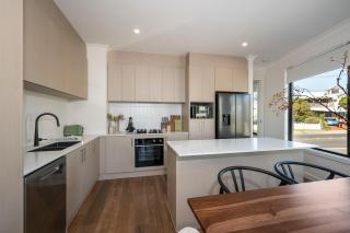 NEW - Seabreeze at Christies - Christies Beach - C21 SouthCoast Holidays - 5