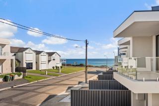 NEW - Seabreeze at Christies - Christies Beach - C21 SouthCoast Holidays - 0