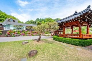 Gangchon White House in the Forest - 8