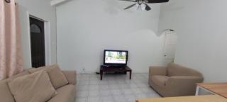 Coconut Serenity - 2 Bedroom Apartment Near Airport & Water Taxi Ferry Terminal - 3