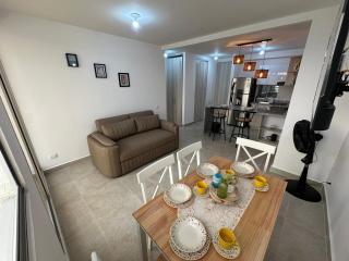 Amazing Apto cerca a la playa de 2 dormitorios ,WiFi,Parking,AC,Pool,Gym, Coworking Cartagena - 2