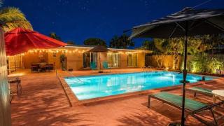 One-Bedroom Suite Pool with Bath Kitchen in West Palm Beach - 0