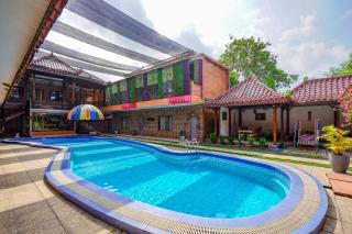 SANS Vibes Sartini Inn Yogyakarta - 9