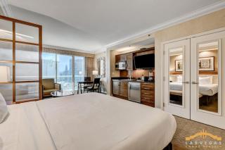 MGM Signature-10-605 Strip View Balcony Studio - 3
