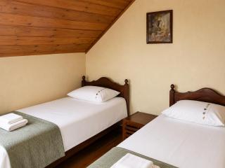 Milorava's Guest House & Wine Cellar - 1