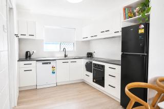 Modern 2BR Stay near Private Hospital Townsville - 9