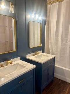 NEW! 3 Private King Suites Walk to The Village - Meridian - 9