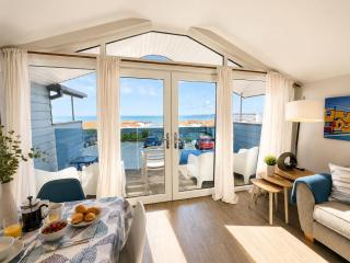 Spacious 3 Bed Seaview Retreat - Family-Friendly in Westward Ho! - 2