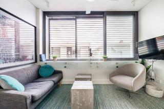 Stylish 1BR Apartment w Skylight near Bondi Beach - 8