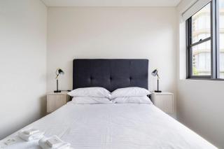 Stylish 1BR Apartment w Skylight near Bondi Beach - 2