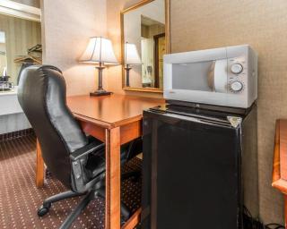 Quality Inn & Suites Erie near Casino - 2