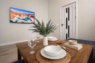 Prime Location: Steps to Nizami St & Fountains - 4