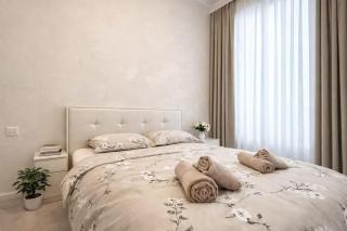 Prime Location: Steps to Nizami St & Fountains - 2
