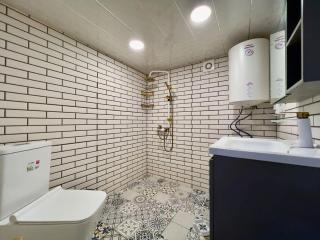 Loft with F1 Track & Sea Views - 5