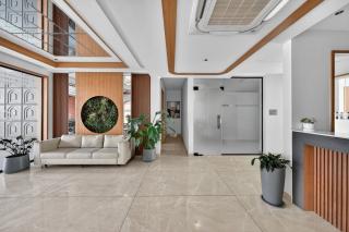23 Urban Square - 5
