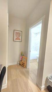 Private Suite unit 1B - New & Cozy in Calgary - 2
