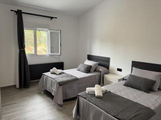 Villas de lujo - El Descanso Cazorla - Piscina, Barbacoa, Terraza y Parking incluido - 2
