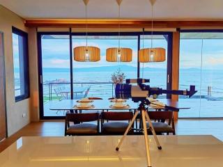The LakeFront Villa - 4