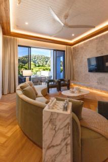 BRAND NEW! Dacha Prestige - Unrivaled Opulence - 7
