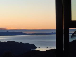 Totaranui Accommodation Chalet 2 - 0