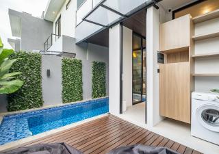 LUXE Villa Ayra 8A by OriVista, 10 Min to Beach - 3