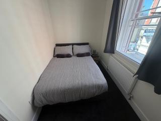 Stylish New Town Centre Apartments - 3