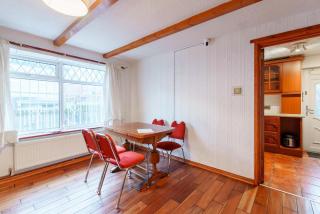 Urban Retreat - Rooms - 6