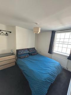 Stylish New Town Centre Apartments - 8