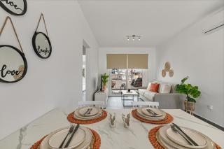 Kato Paphos Apartment | Prime Location by VICHY Holidays - 4