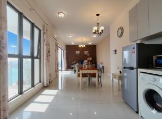 Danga Bay Beach-Side Family Getaway - 2
