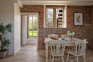 South Lodge at Pudleston Court - 6