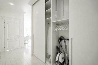 10-353 Central Park, John McCain 7, Kyiv centre, panoramic city view, 15 kW backup power, Petrovdom Apartment - 1