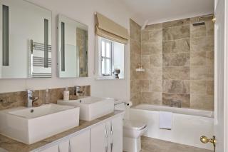 Courtyard Cottage at Pudleston Court - 6
