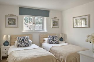 Courtyard Cottage at Pudleston Court - 2