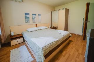 Family Garden Apartment in complex Iglika with available Parking - 6