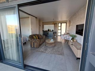Sunlit Shores welcoming coastal apartment located in a secure beach estate - 8