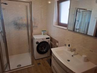 Apartment Cerin with Balcony - 1