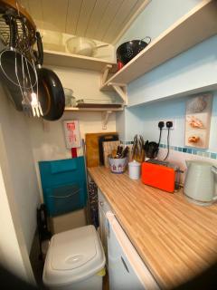 2 Bedroom Bijou Cottage, Centre of Tenby - 2