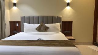 Hotel Golden Crown - 8