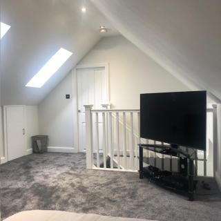 Spacious and close to Gatwick - 7